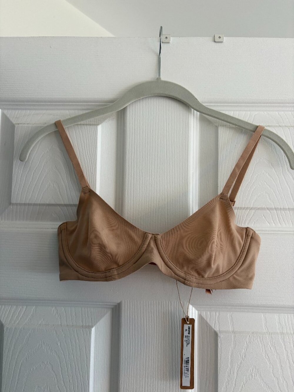 NWT Skims fits everybody unlined demi bra